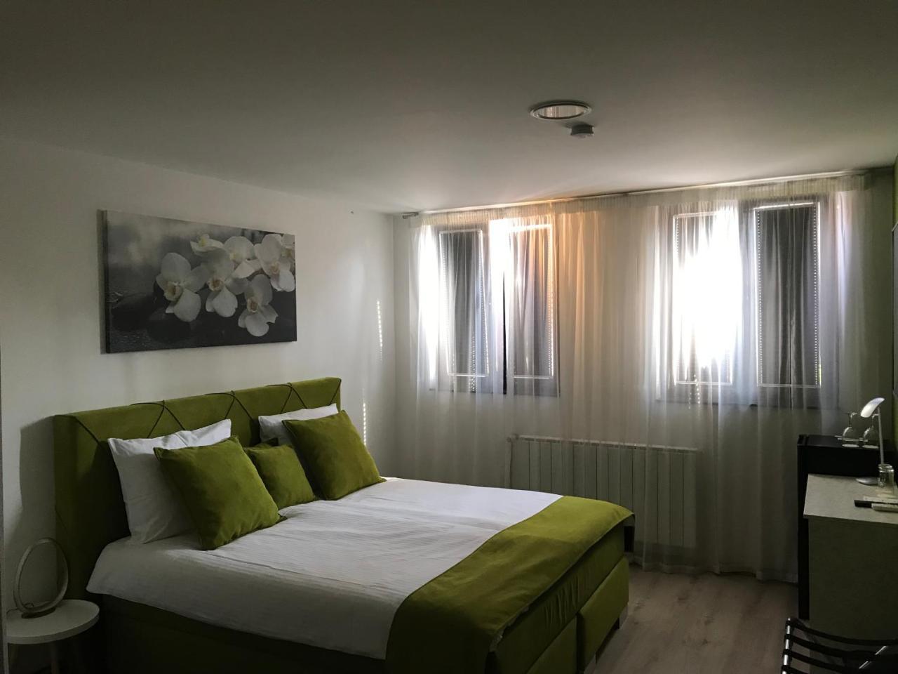 Heartland City B&B Tuzla Exterior photo